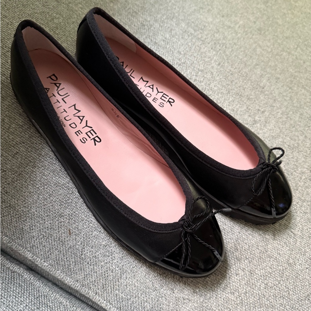 Paul Mayer Black Flats with Bow Detail - Picture 2 of 6